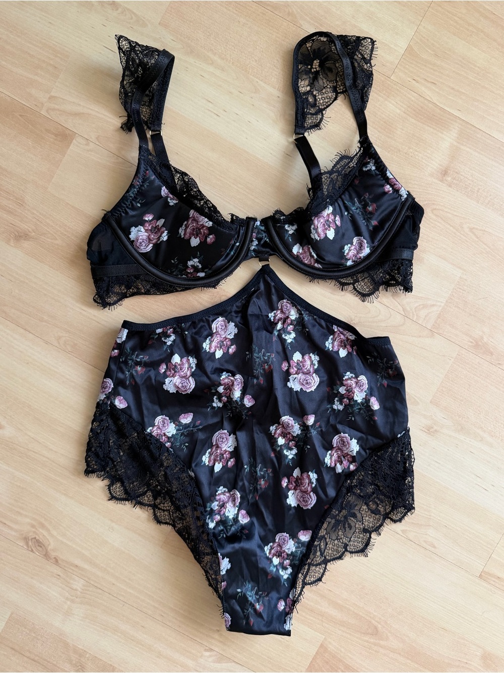 Frederick's of Hollywood Elysia Rose Satin & Lace Underwire Teddy Bodysuit